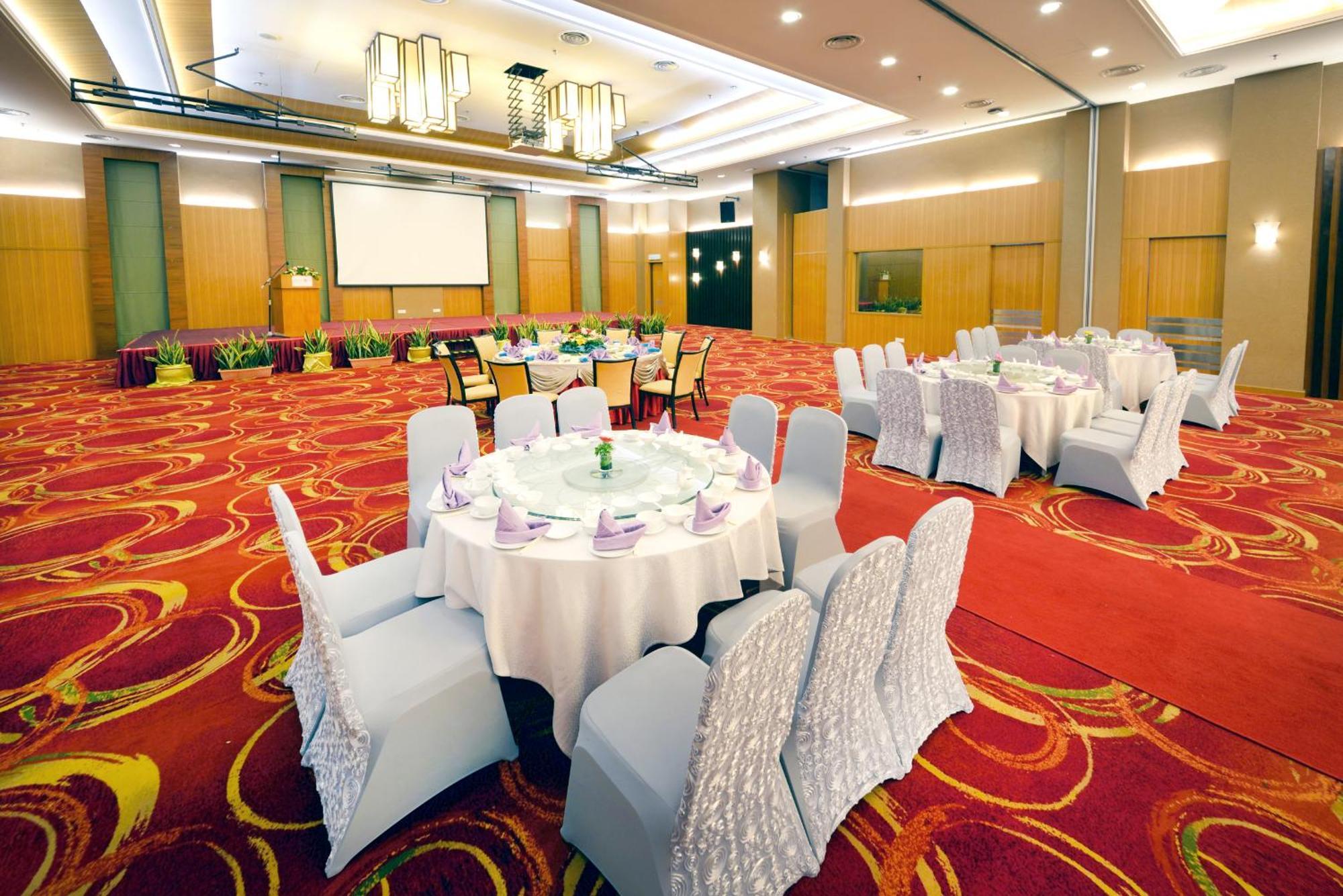 Hotel Grand Lexis Port Dickson Exterior foto The ballroom of the hotel