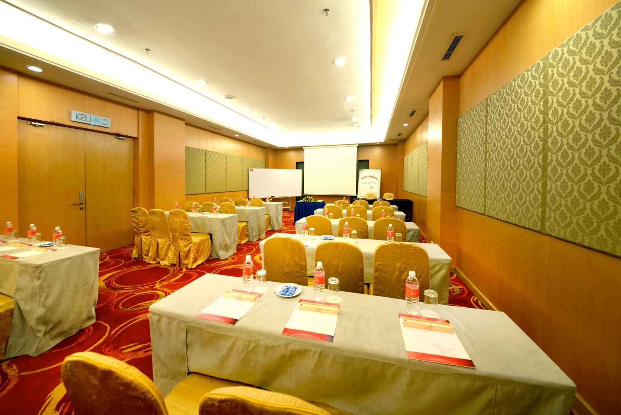 Hotel Grand Lexis Port Dickson Exterior foto Meeting room