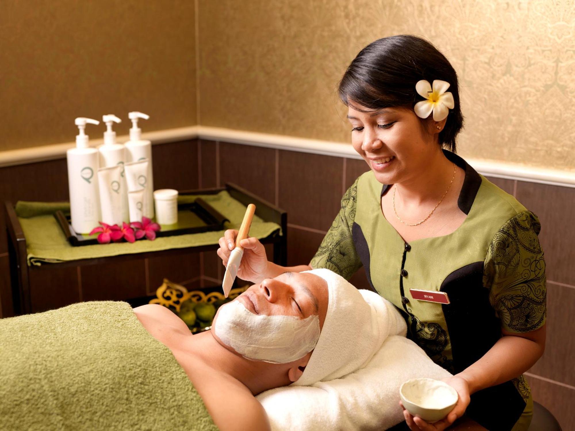 Hotel Grand Lexis Port Dickson Einrichtungen foto A spa treatment